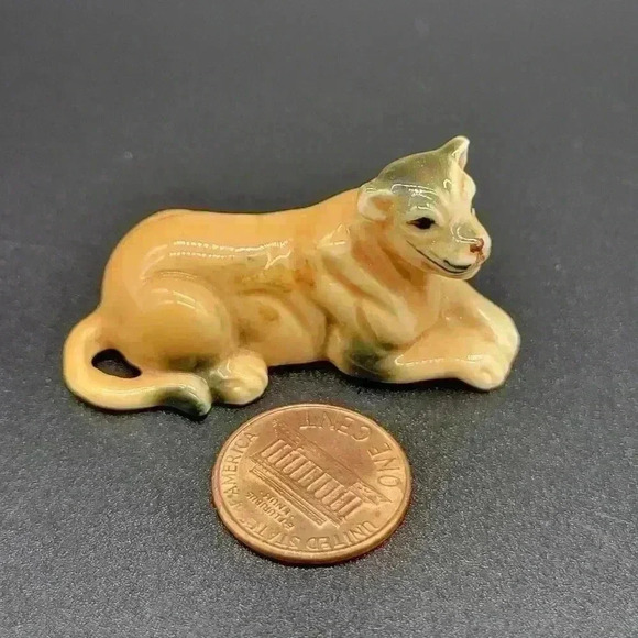 VINTAGE Miniature Figurine Lion Bone China African Zafari - Picture 1 of 9